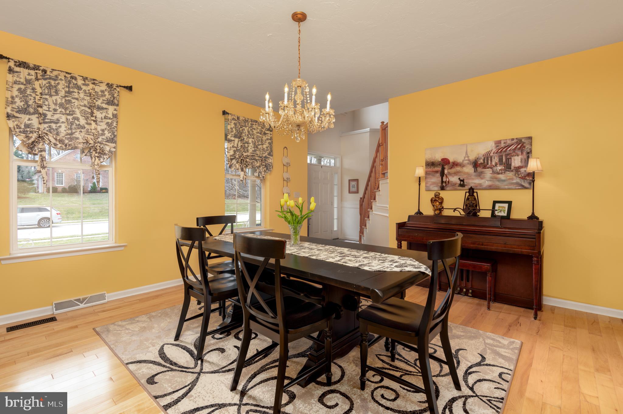 100 Ridgewood Drive Hanover, PA 17331 - Photo 8 of 60 Dining room - level 1