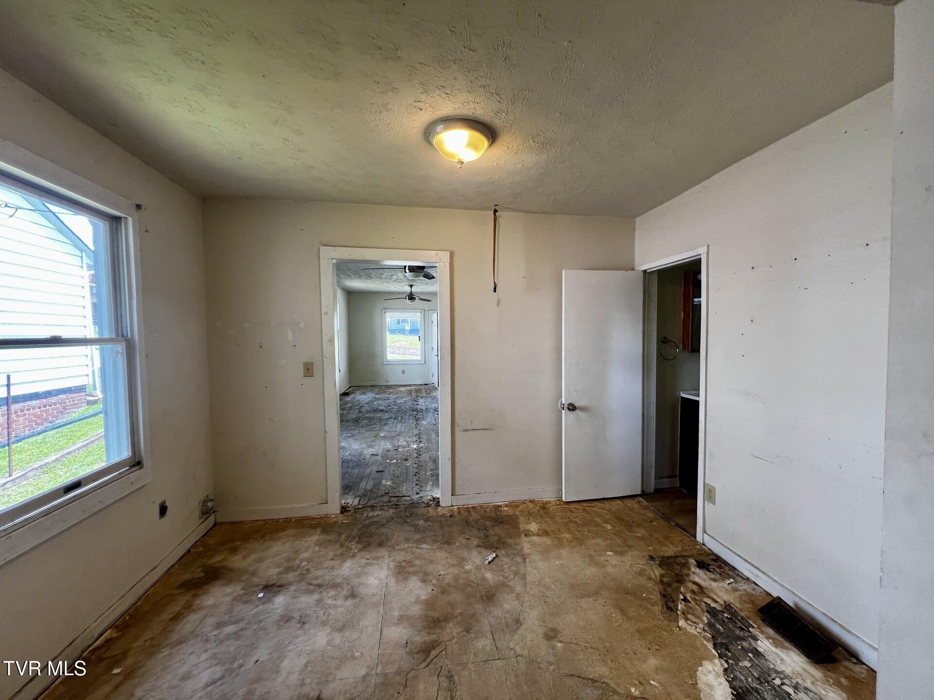 209 East Ravine Road Kingsport, TN 37660 - Photo 7 of 12 CAE17C99-094D-421C-A2BF-9EE1603E18BC