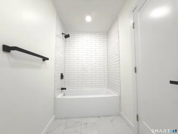 $4,500 | 275 Dayton Road, Trumbull, CT 06611