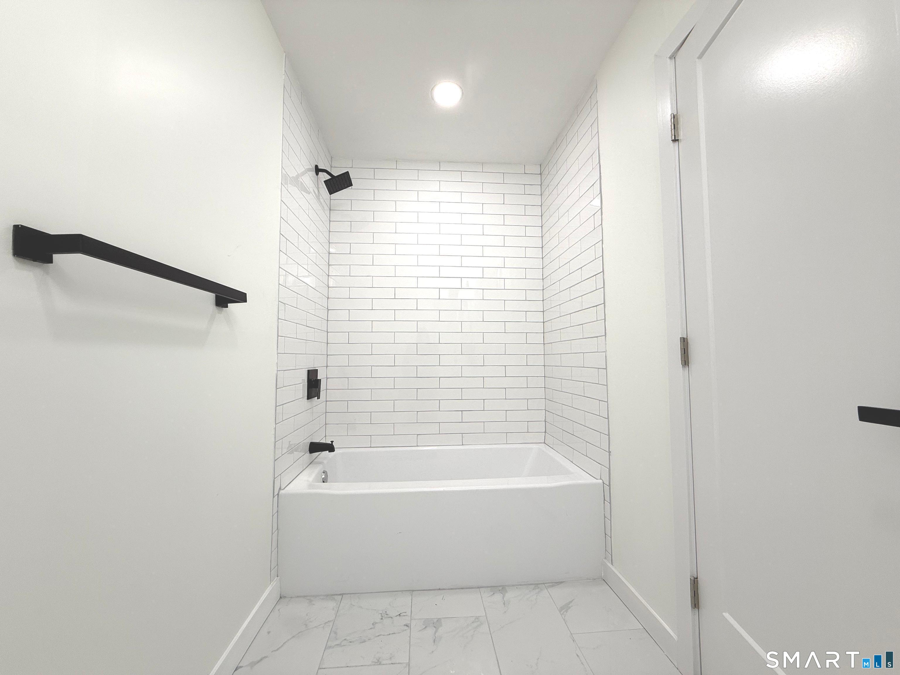 275 Dayton Road Trumbull, CT 06611 - Photo 11 of 26