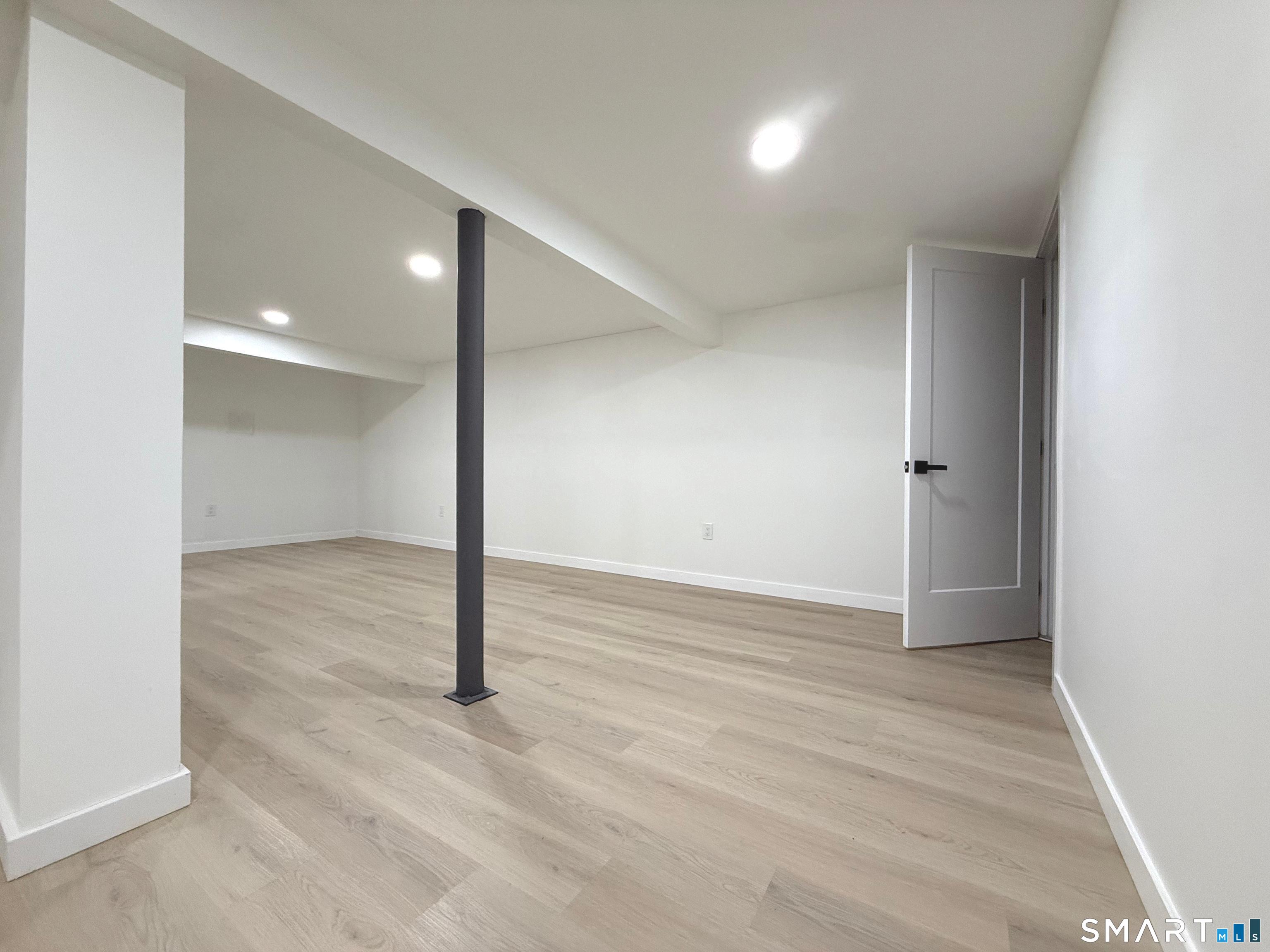 275 Dayton Road Trumbull, CT 06611 - Photo 17 of 26