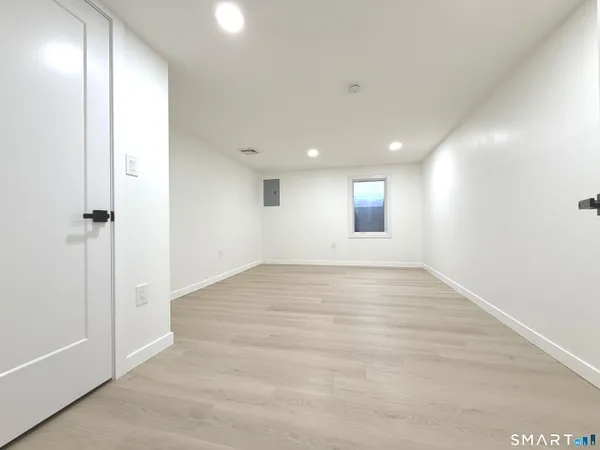 $4,500 | 275 Dayton Road, Trumbull, CT 06611