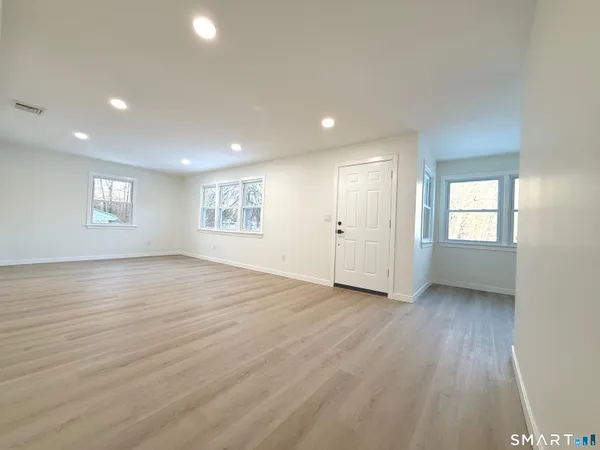 $4,500 | 275 Dayton Road, Trumbull, CT 06611