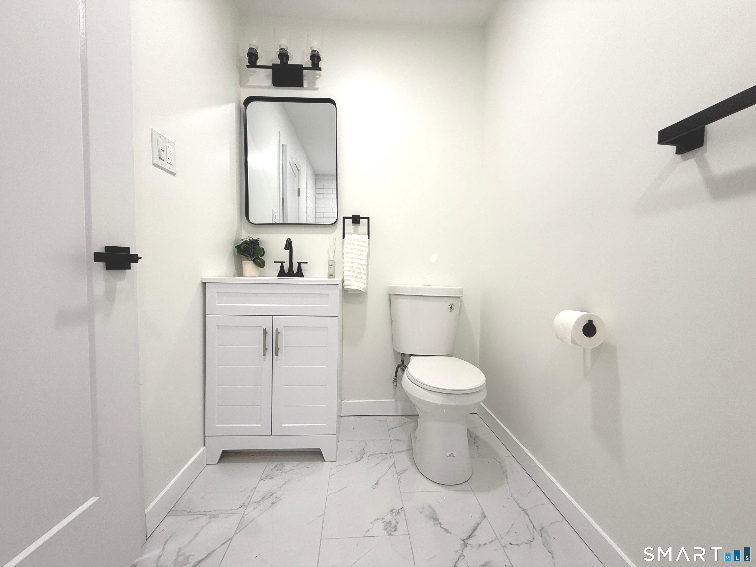 275 Dayton Road Trumbull, CT 06611 - Photo 10 of 26