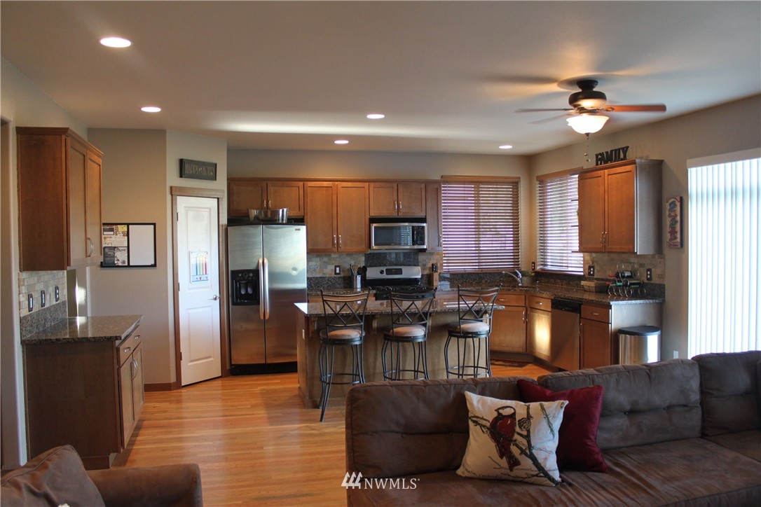 18417 42nd Avenue Southeast Bothell, WA 98012 - Photo 3 of 18 Gallery Image 3