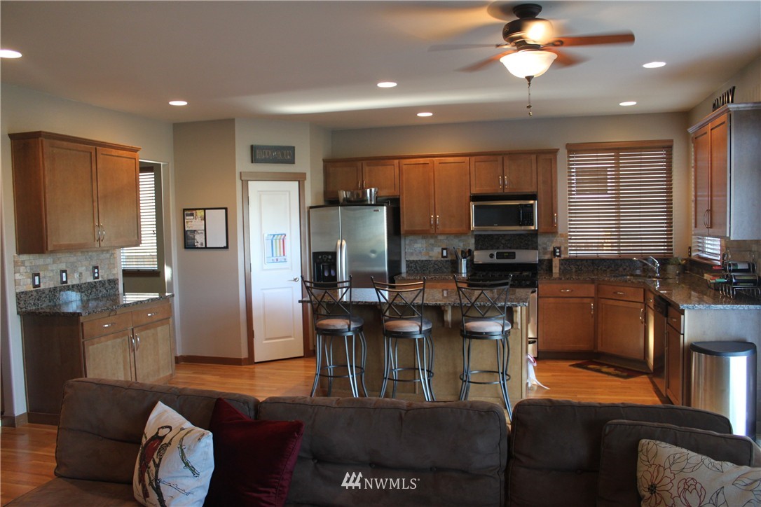 18417 42nd Avenue Southeast Bothell, WA 98012 - Photo 5 of 18 Gallery Image 5