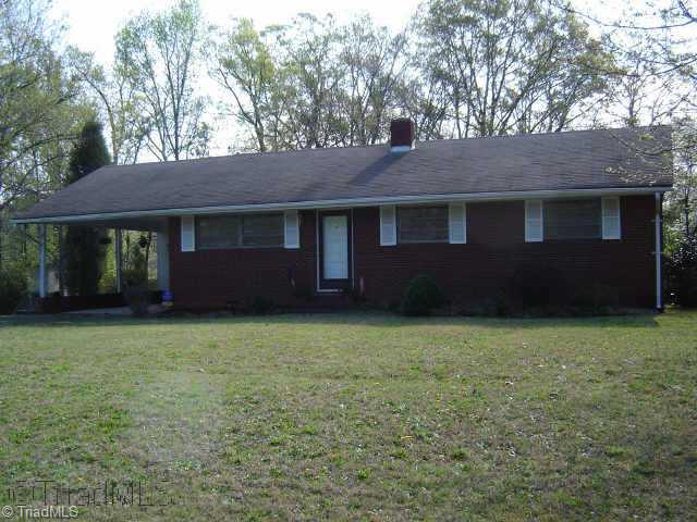 3152 Dillon Road Jamestown, NC 27282 - Photo 1 of 8 Exterior Front.