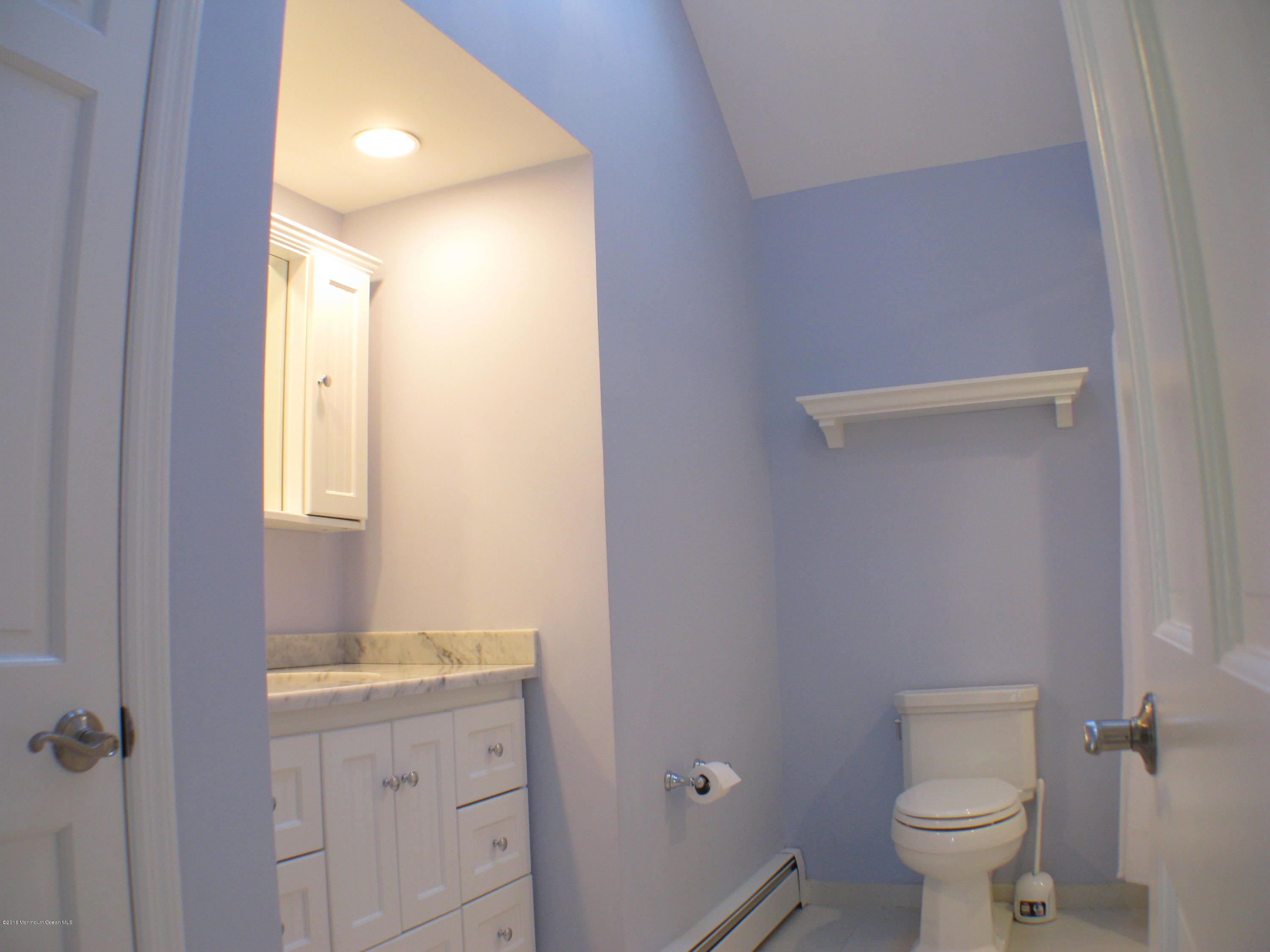 2560 River Road Manasquan, NJ 08736 - Photo 24 of 32 Bath1