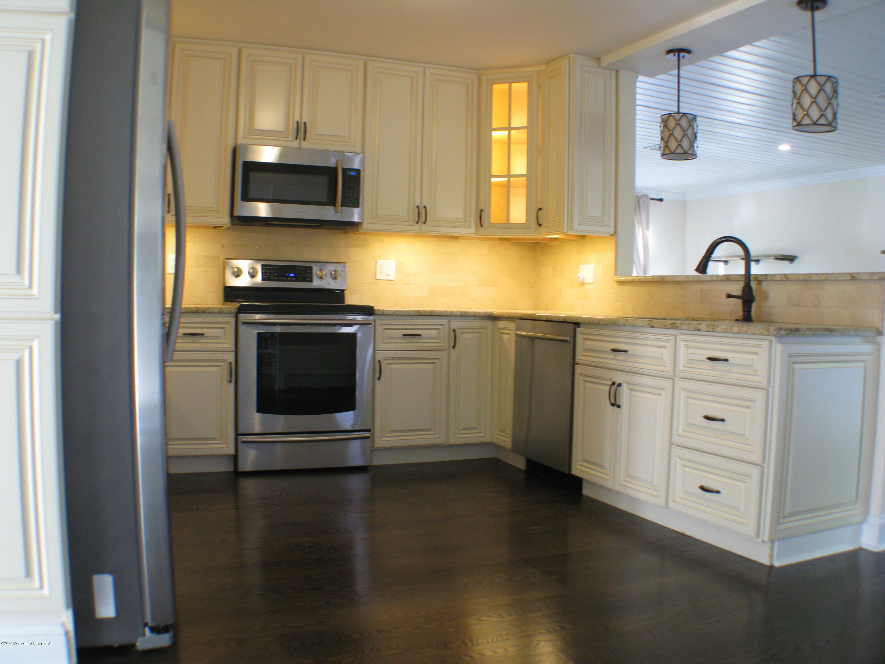 2560 River Road Manasquan, NJ 08736 - Photo 8 of 32 Kitch2