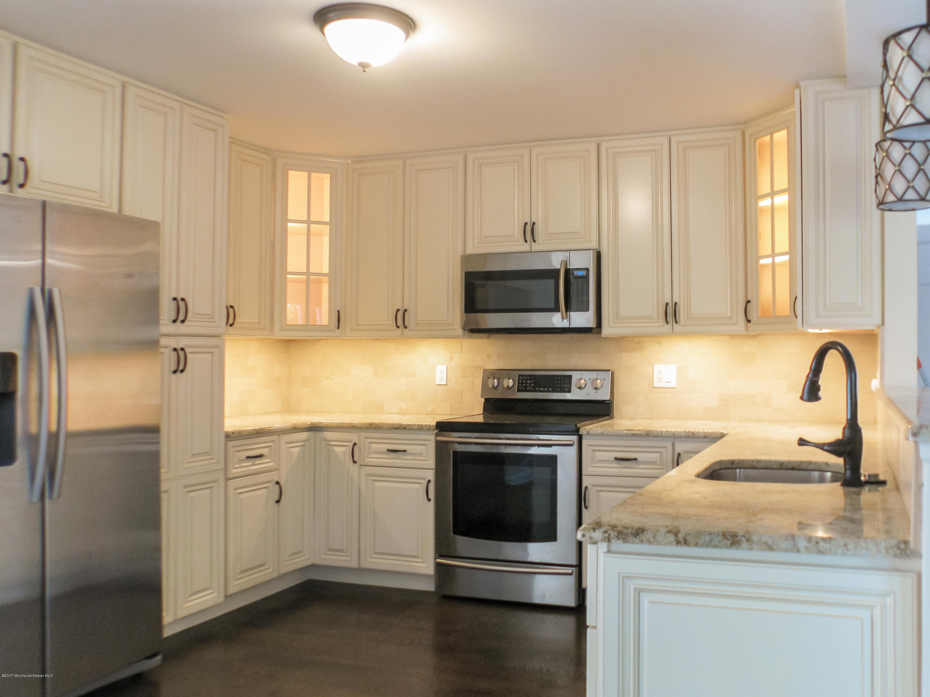 2560 River Road Manasquan, NJ 08736 - Photo 9 of 32 Kitch3