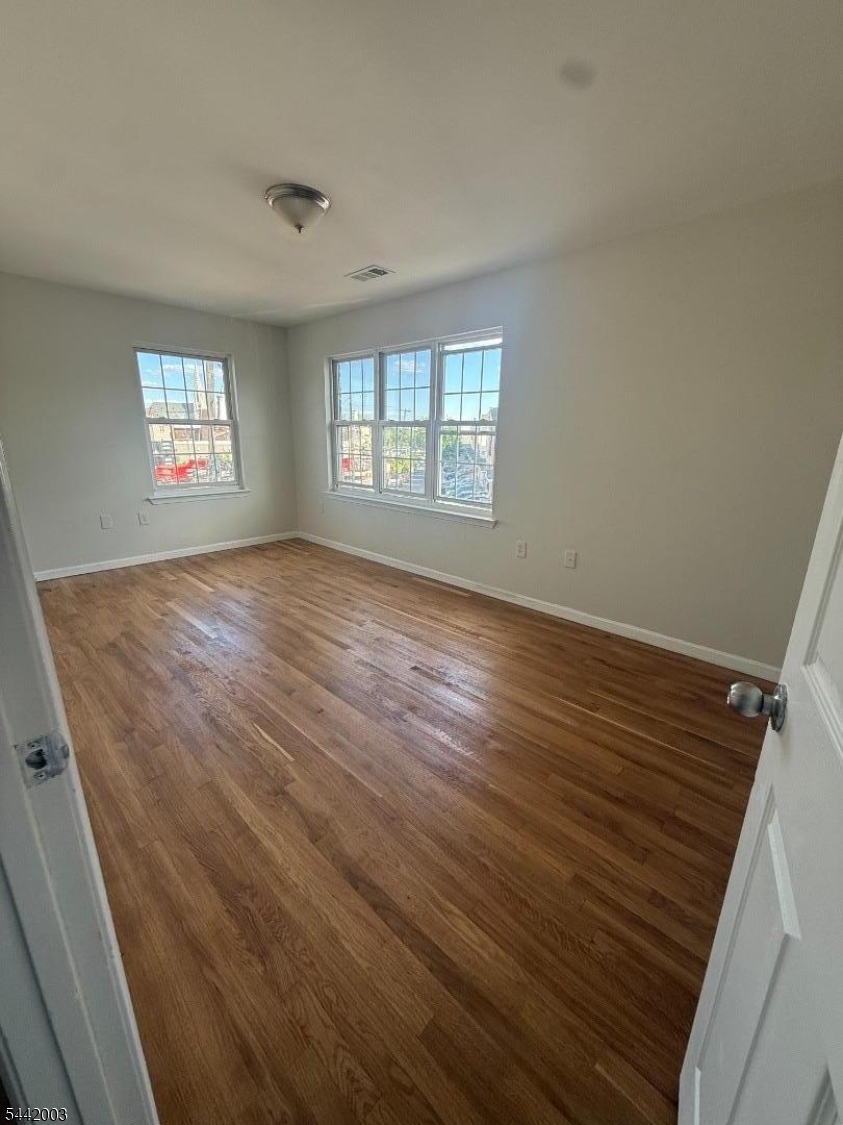 335 Broadway, Unit 2 Elizabeth Port, NJ 07206 - Photo 11 of 14