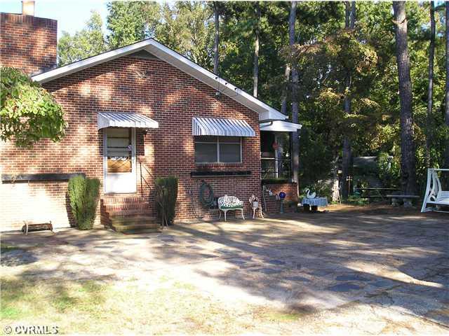 7607 Vaughan Road Petersburg, VA 23805 - Photo 3 of 5 View - back view