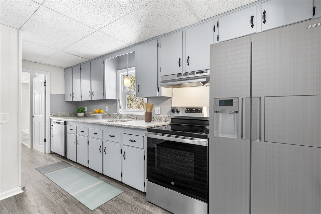 754 Read Street Attleboro, MA 02703 - Photo 3 of 15