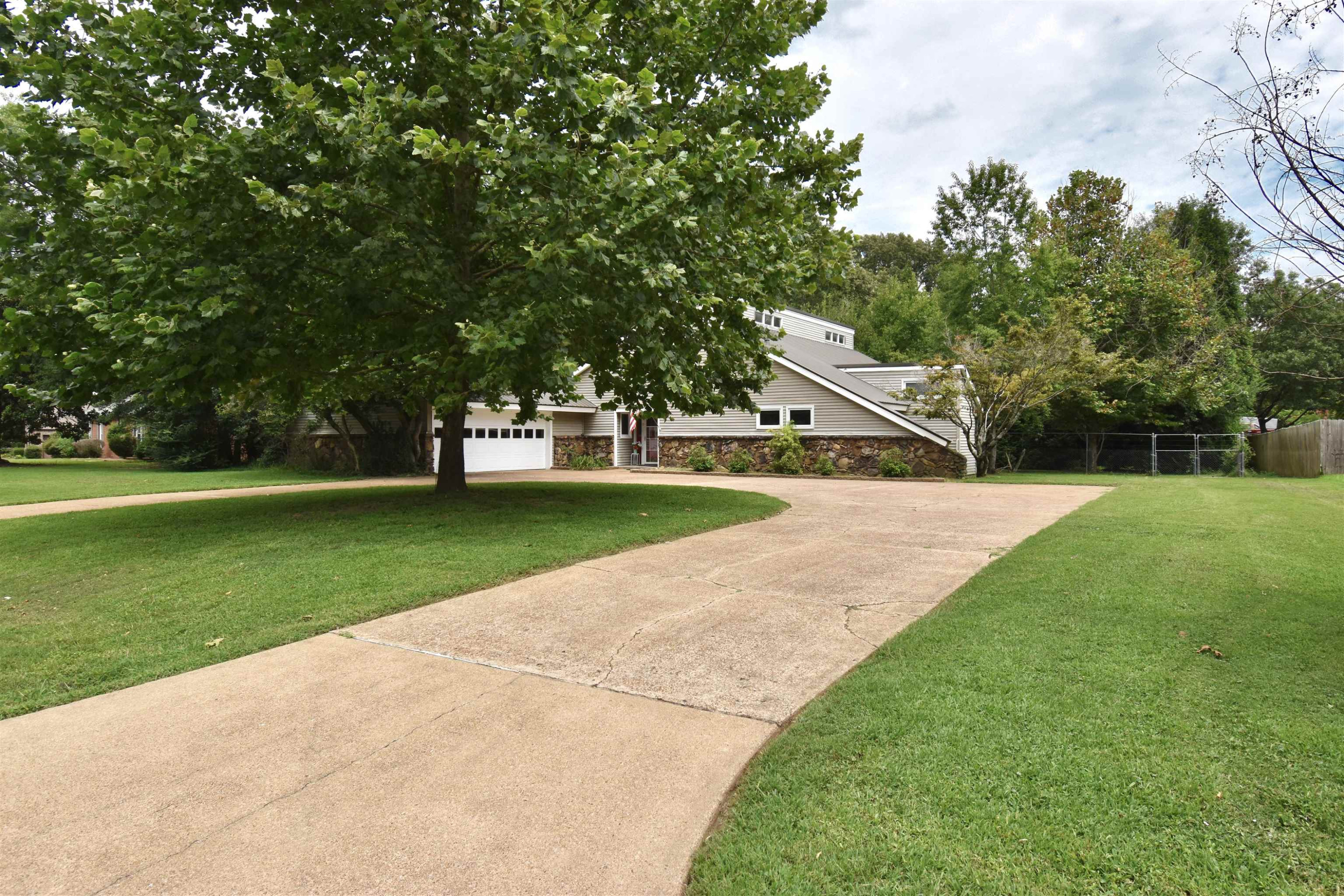 32 Ridgewood Cove Jackson, TN 38305 - Photo 2 of 41 Photo 2