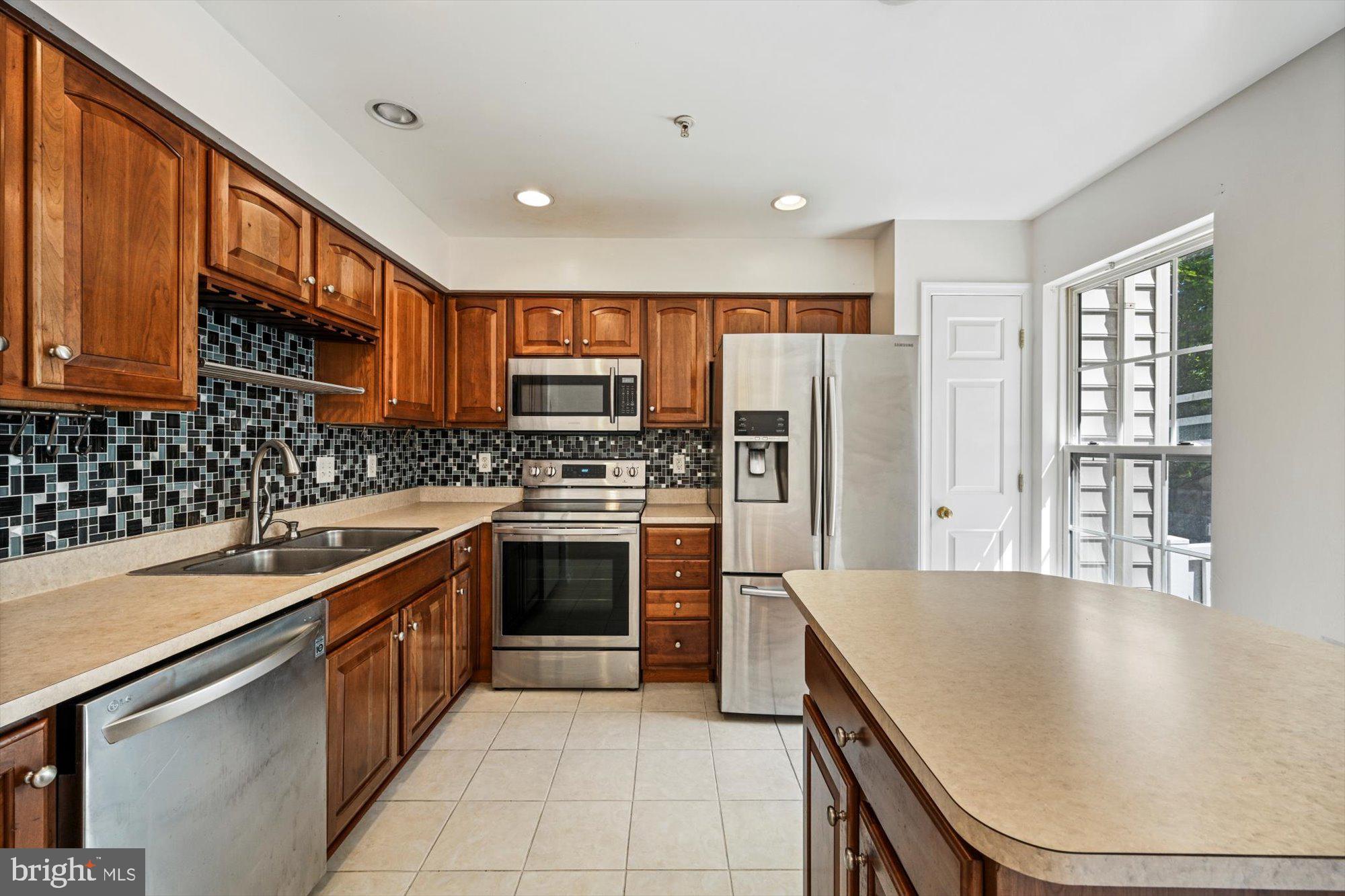 1502 Orchard View Road Reading, PA 19606 - Photo 8 of 29