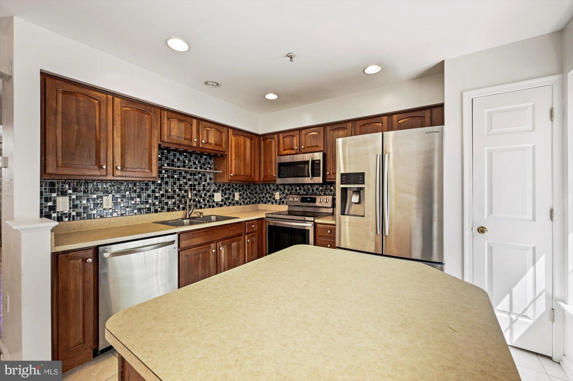 1502 Orchard View Road Reading, PA 19606 - Photo 9 of 29