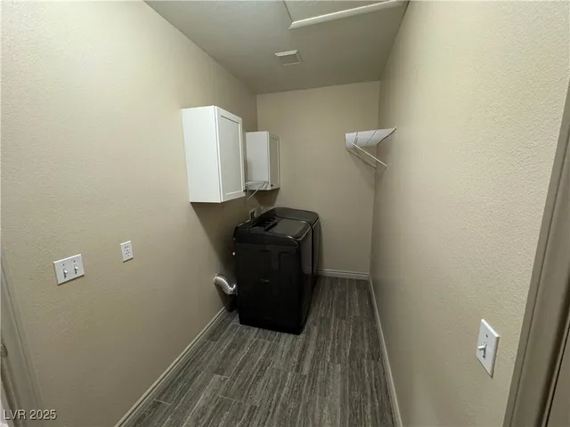 $2,000 | 2503 Hollow Oak Avenue, North Las Vegas, NV 89031