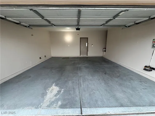 $2,000 | 2503 Hollow Oak Avenue, North Las Vegas, NV 89031