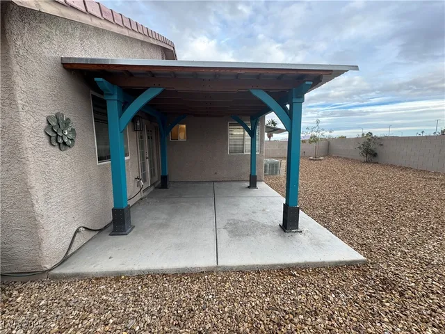 $2,000 | 2503 Hollow Oak Avenue, North Las Vegas, NV 89031