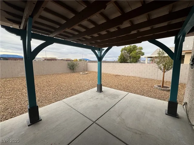 $2,000 | 2503 Hollow Oak Avenue, North Las Vegas, NV 89031
