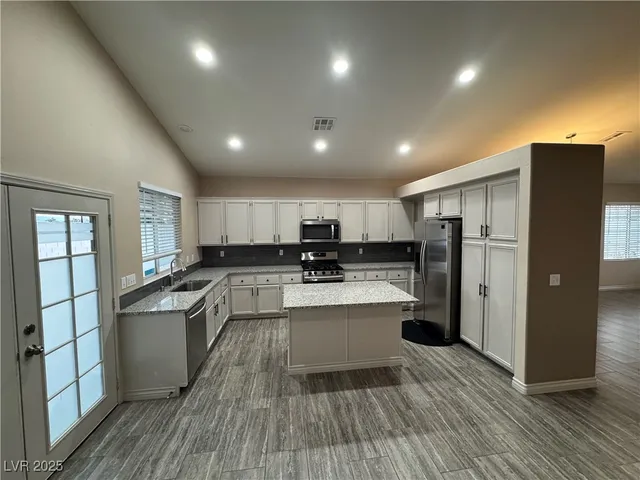 $2,000 | 2503 Hollow Oak Avenue, North Las Vegas, NV 89031