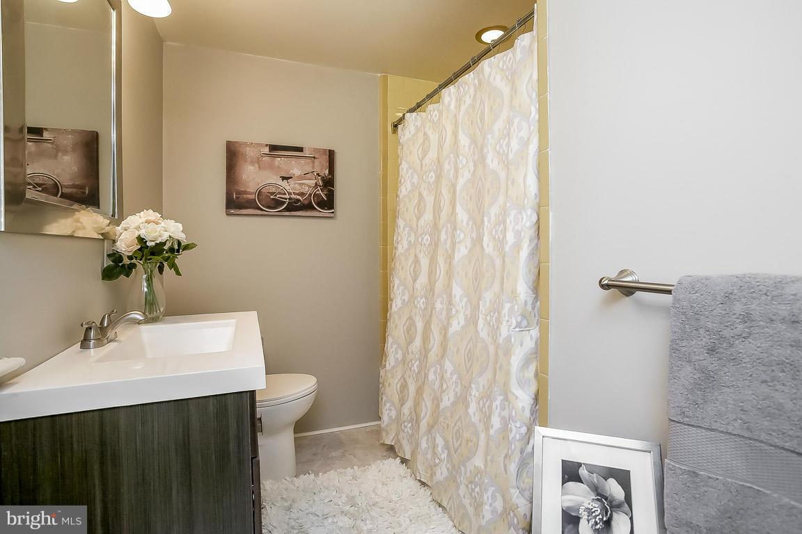 8321 Beryl Road Baltimore, MD 21234 - Photo 17 of 29 Full Bath