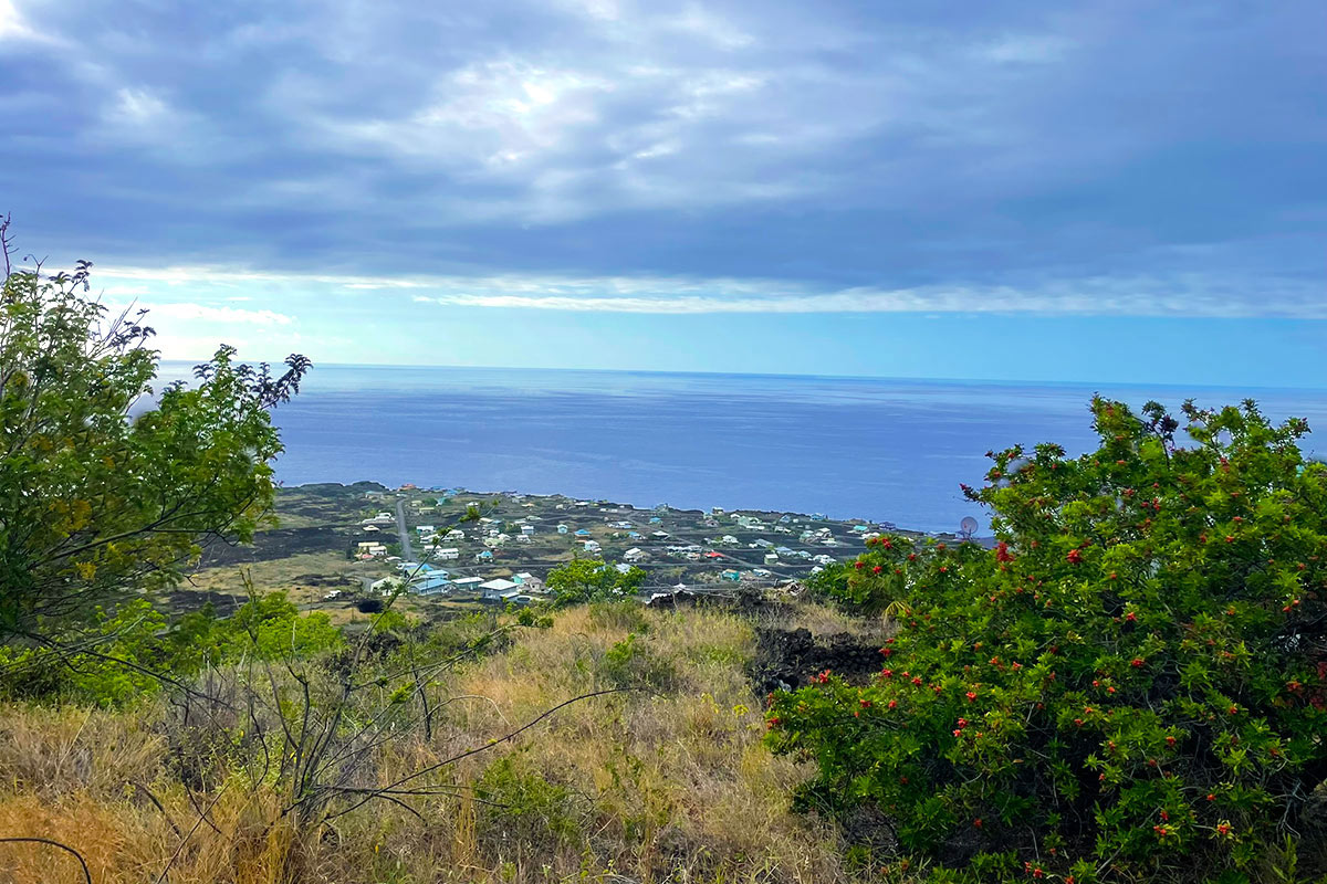 4 Milolii Road Captain Cook, HI 96704 - Photo 1 of 21 a view of a lake with a city