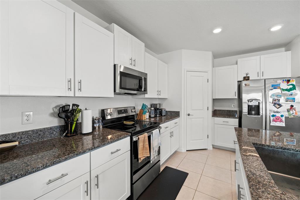 156 Rose Bud Ln Spring Hill Spring Hill, FL 34609 - Photo 7 of 51