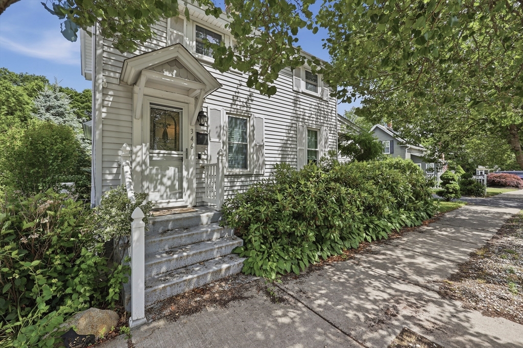 346 Oak Street Clinton, MA 01510 - Photo 1 of 23