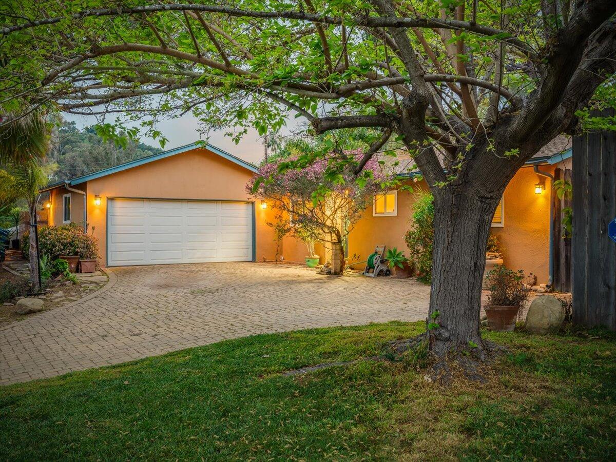 06-Central Coast Media & Marketing _ 421