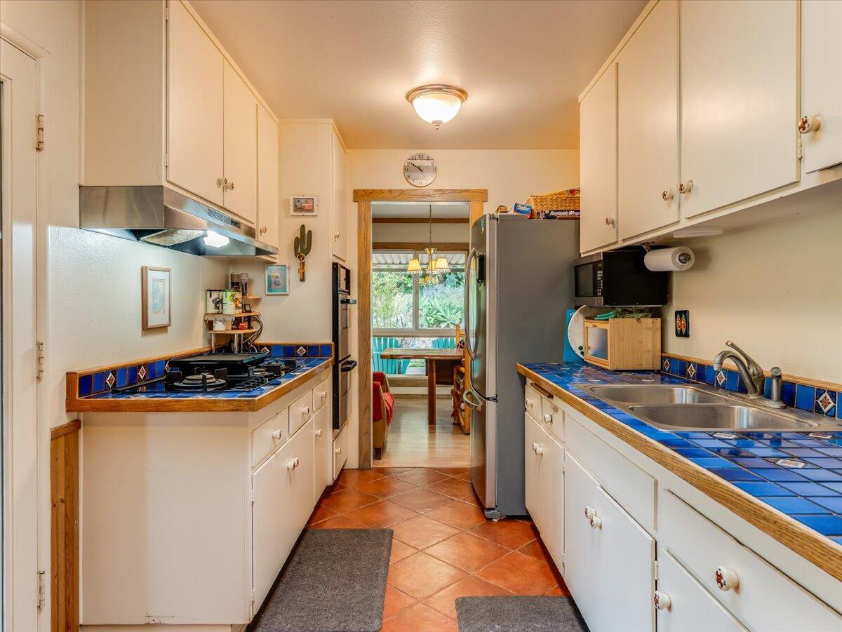 4217 Encore Drive Santa Barbara, CA 93110 - Photo 21 of 84 18-Central Coast Media & Marketing _ 421