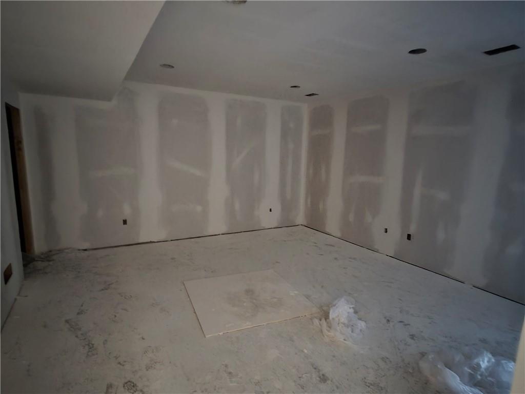 4925 146th Street Basehor, KS 66007 - Photo 16 of 66