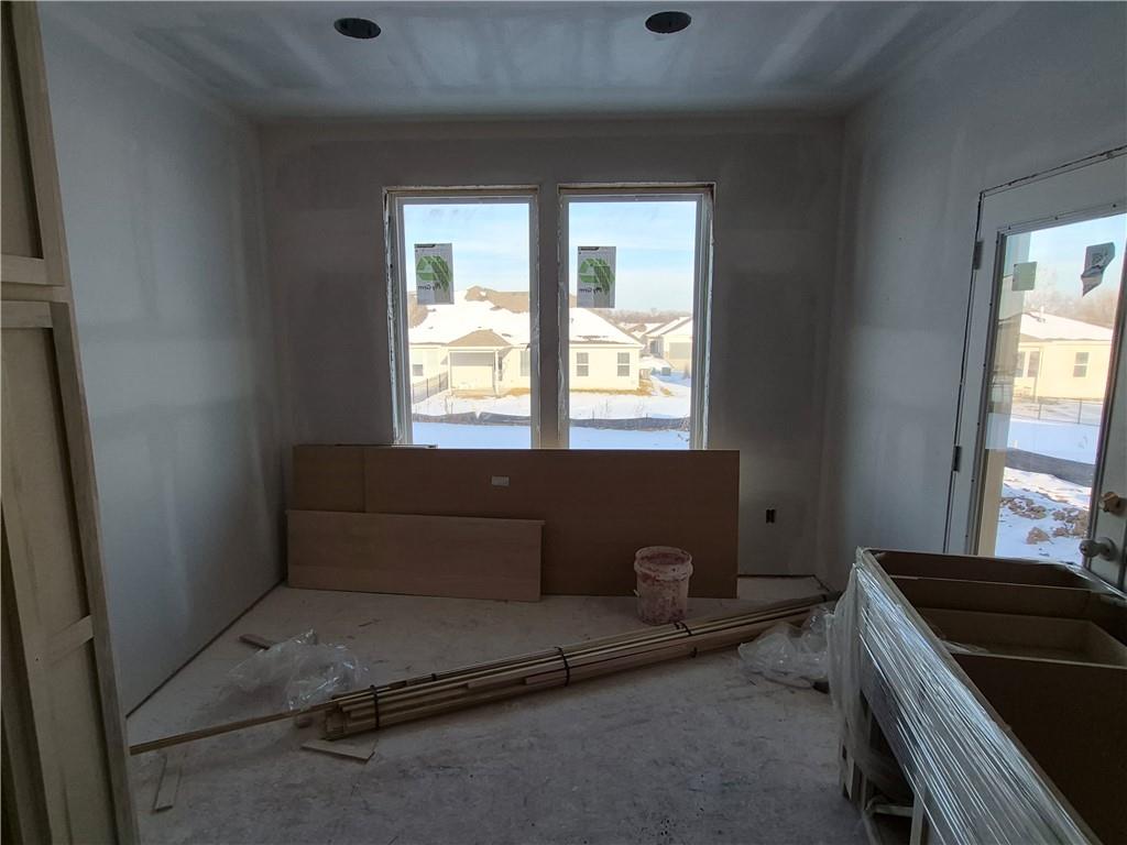 4925 146th Street Basehor, KS 66007 - Photo 9 of 66