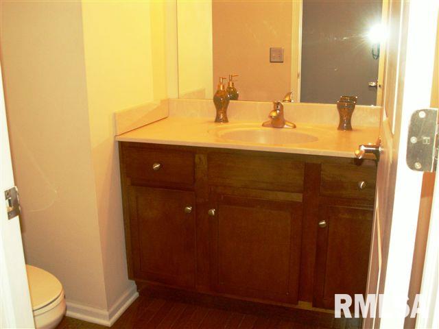 4037 Thunder Ridge Road Bettendorf, IA 52722 - Photo 8 of 12 Gallery Image 8