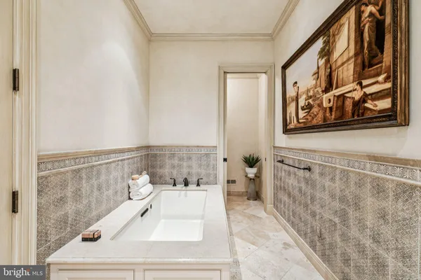 $1,650,000 | 421 Chestnut Street, Unit 401, Philadelphia, PA 19106