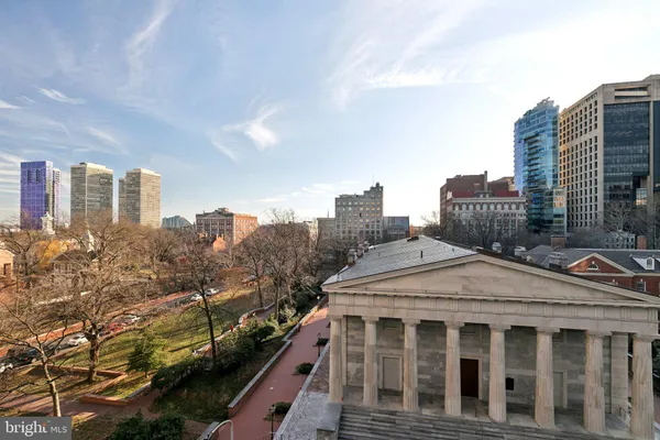 $1,650,000 | 421 Chestnut Street, Unit 401, Philadelphia, PA 19106