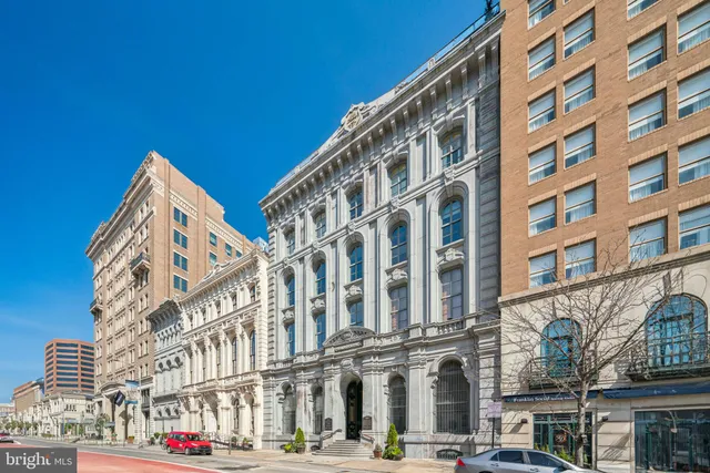 $1,650,000 | 421 Chestnut Street, Unit 401, Philadelphia, PA 19106
