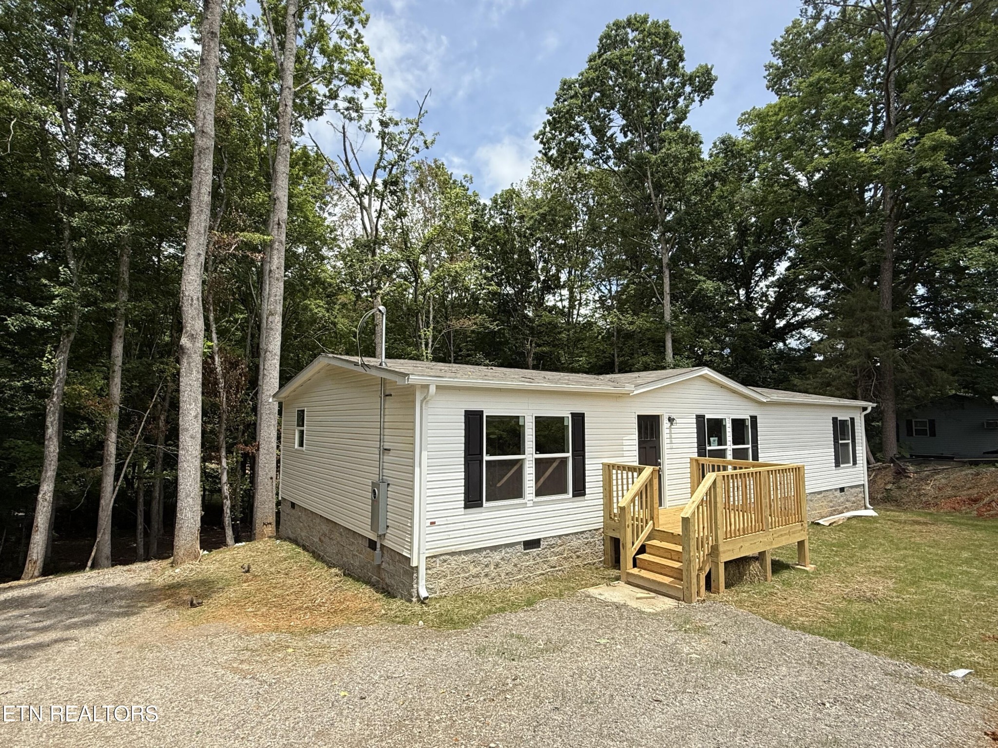 224 Pattie Gap Road Philadelphia, TN 37846 - Photo 2 of 44 Gallery Image 2