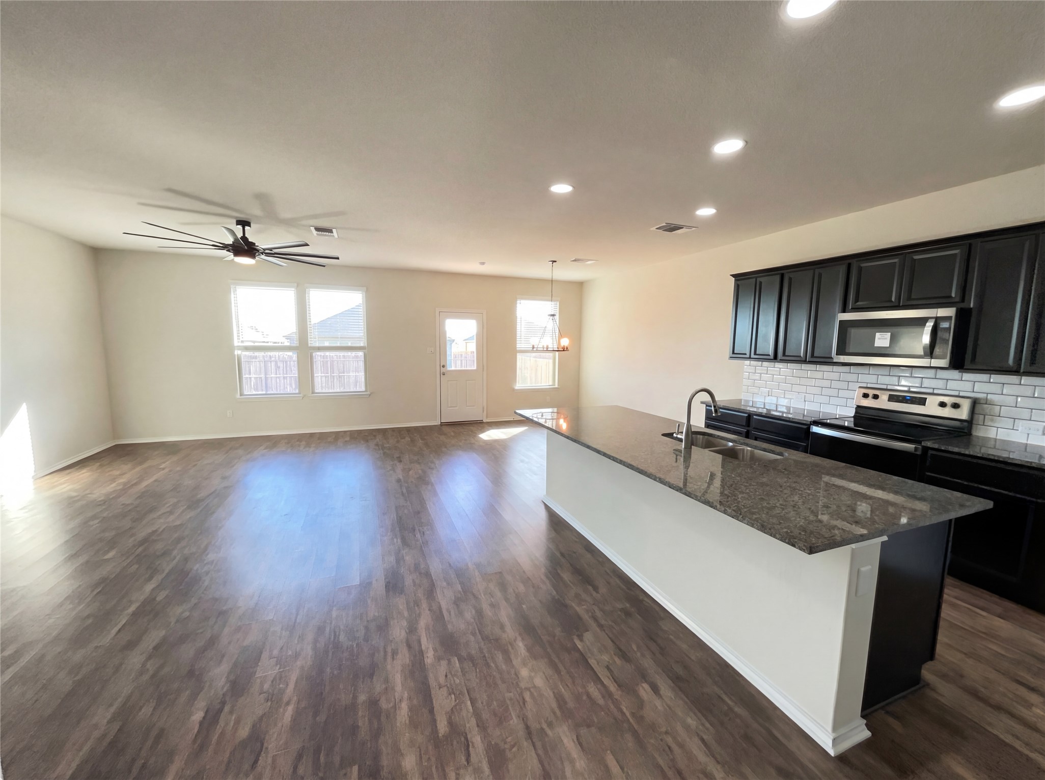 709 Hummingbird Lane Leander, TX 78641 - Photo 9 of 21