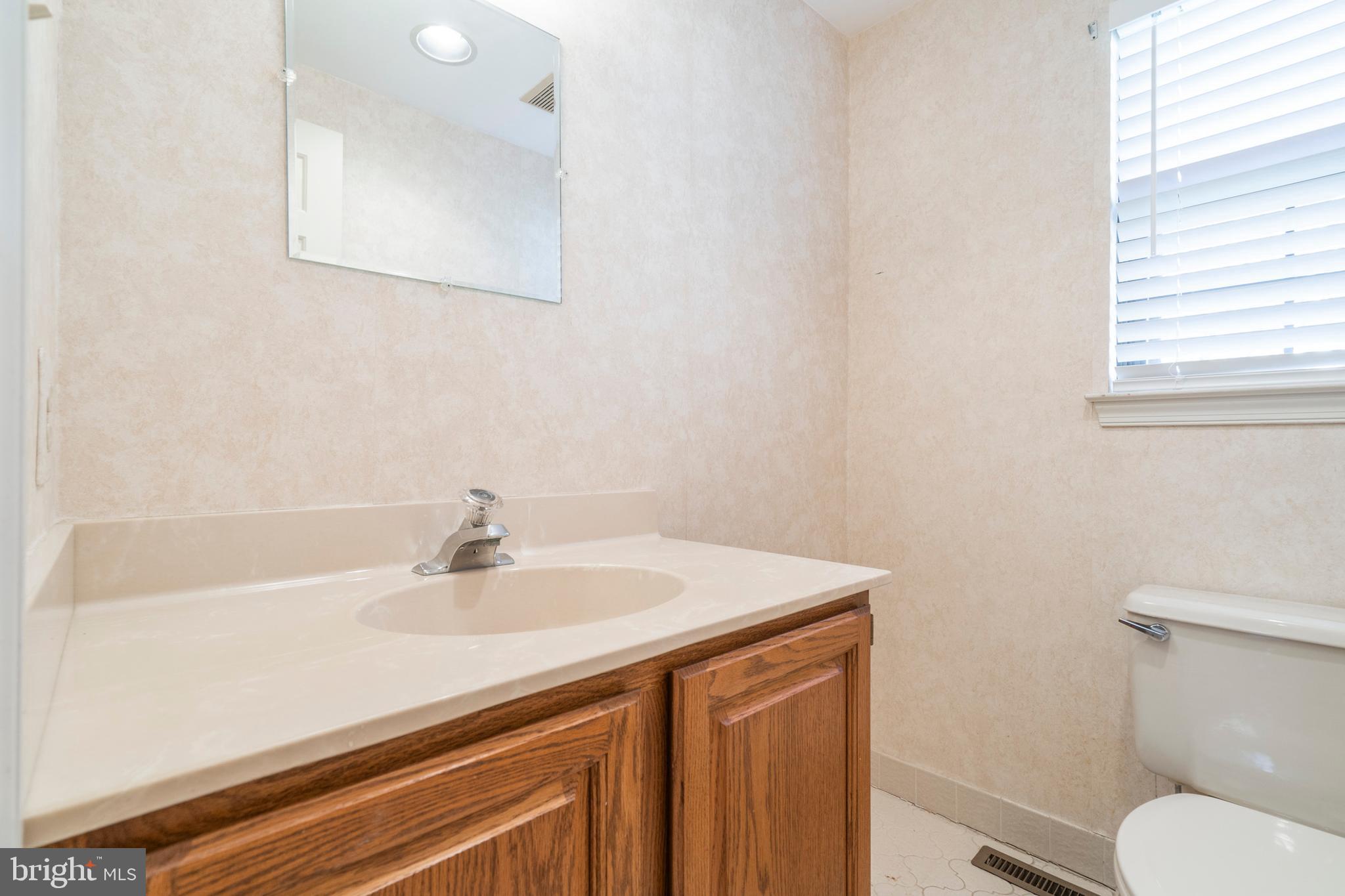 14 Highfield Lane Wayne, PA 19087 - Photo 25 of 42 SECOND Powder Room On First Floor