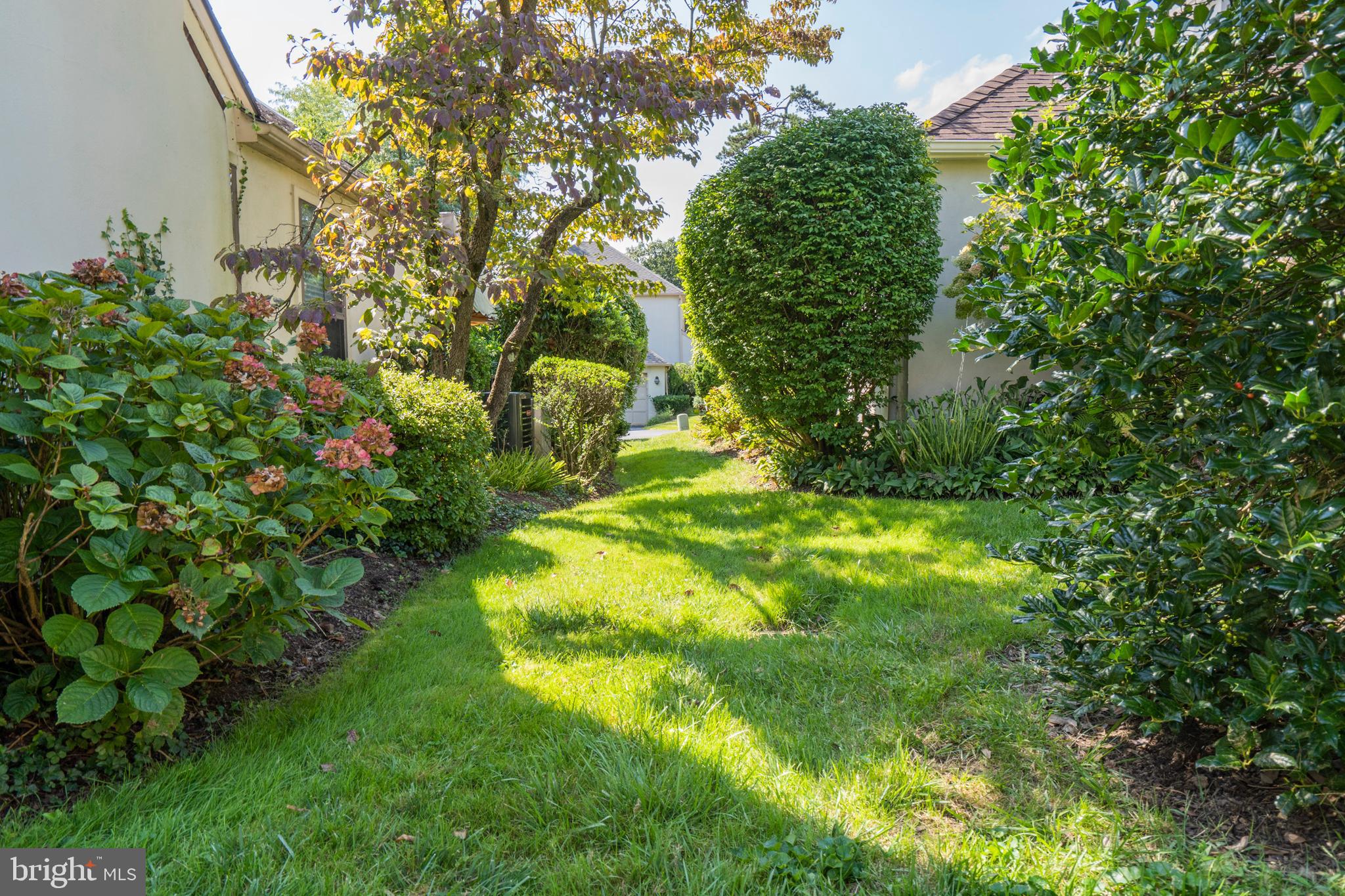 14 Highfield Lane Wayne, PA 19087 - Photo 40 of 42 Side Yard