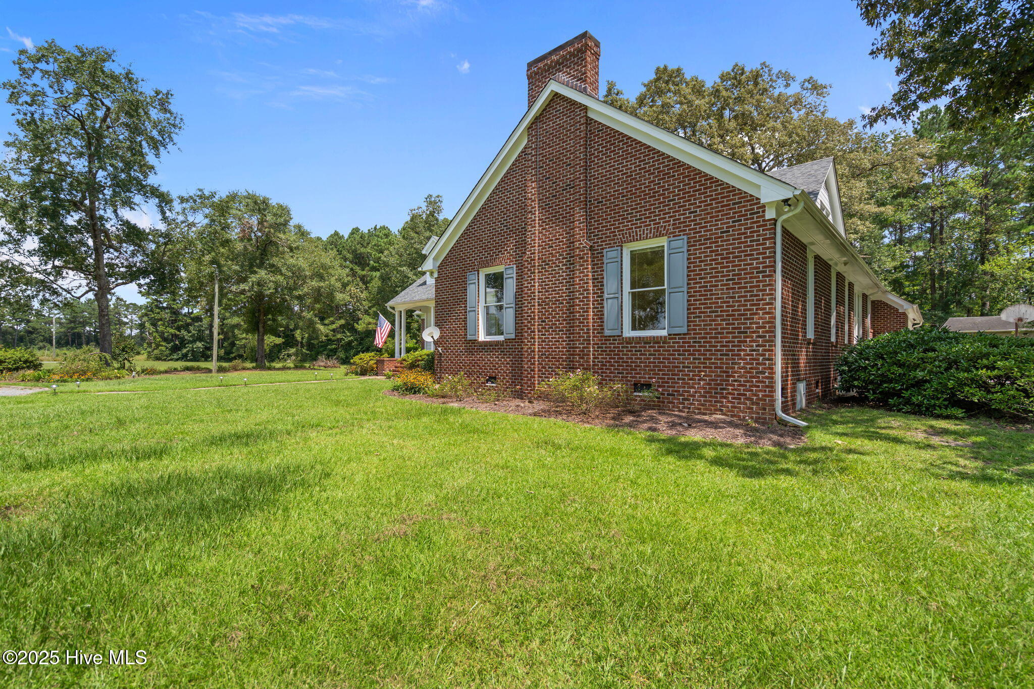8033 Malpass Corner Road Currie, NC 28435 - Photo 4 of 82 4-web-or-mls-DSC00772