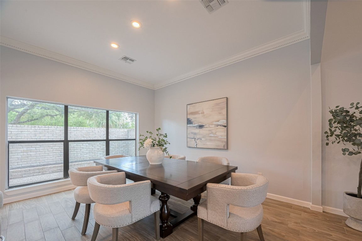 15600 Barkers Landing Road, Unit 20 Houston, TX 77079 - Photo 21 of 49 Big windows on both sides of the house brings so much natural light in.