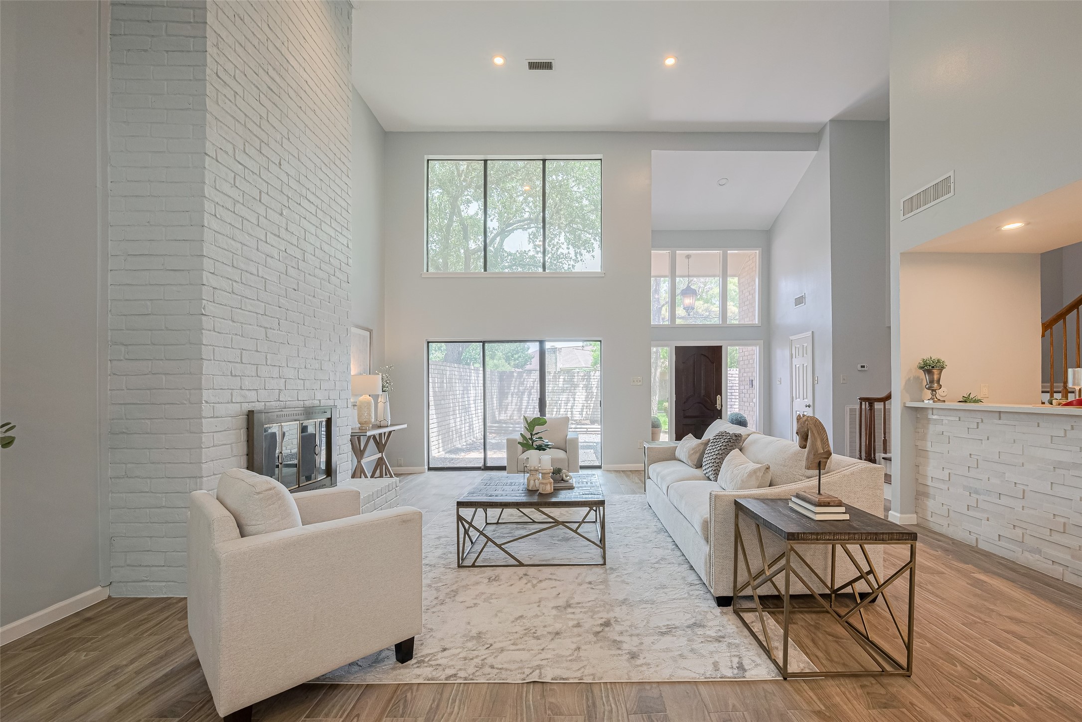 15600 Barkers Landing Road, Unit 20 Houston, TX 77079 - Photo 7 of 49 A serene color palette, tall ceilings make this grand space very airy and perfect for comfortable living and entertaining.