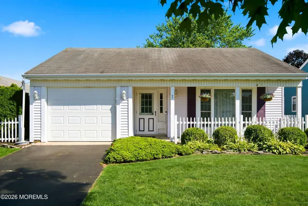 $299,900 | 7 Greenwich Avenue, Manchester Township, NJ 08759