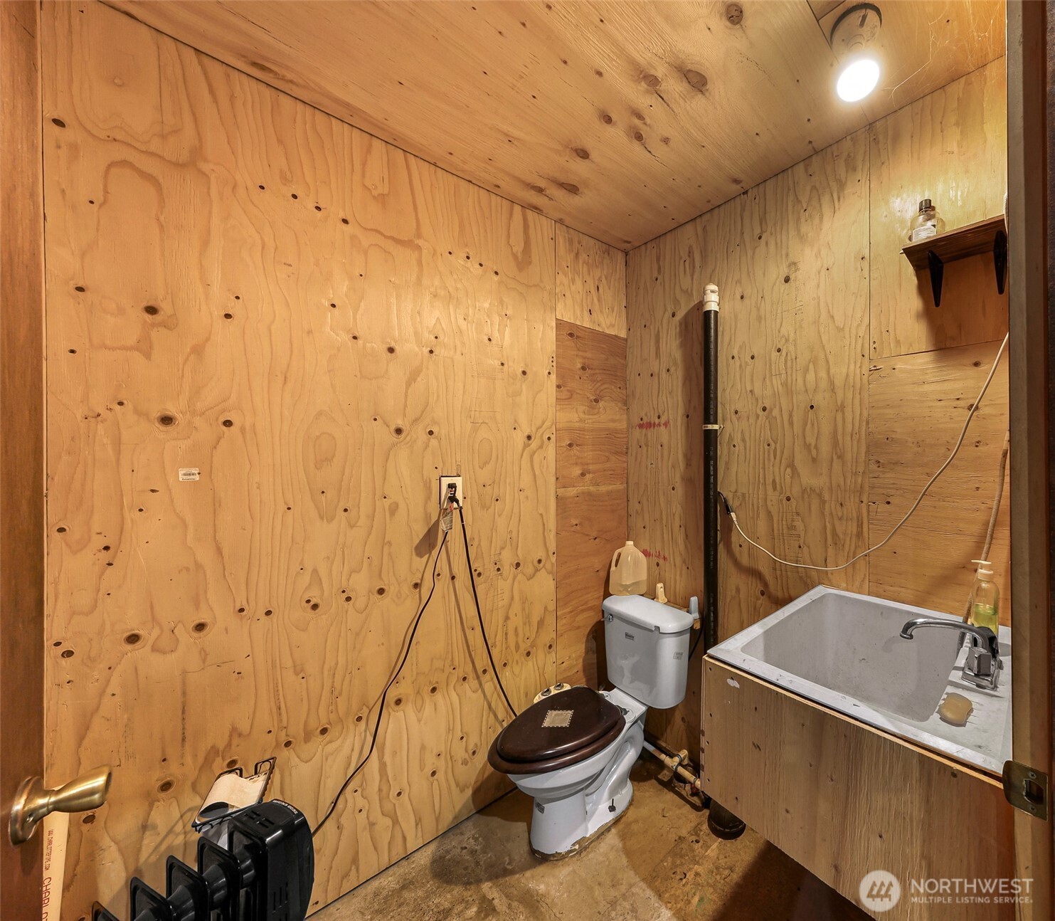 9088 Kendall Road Sumas, WA 98295 - Photo 34 of 37 Gallery Image 34