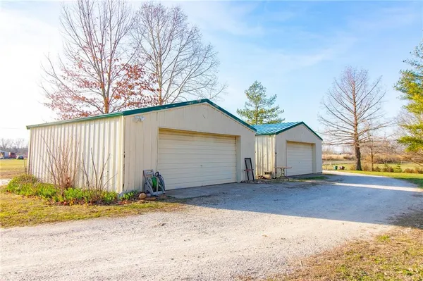 $309,000 | 1150 Southeast 140P, Clinton, MO 64735
