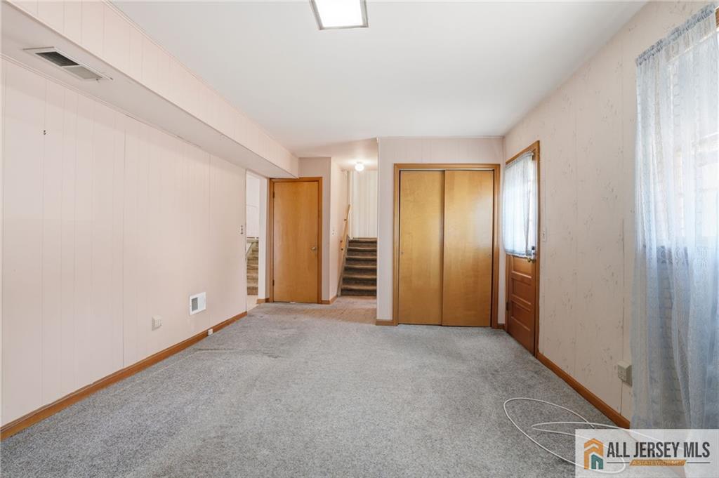 11 Reo Court Colonia, NJ 07067 - Photo 17 of 33