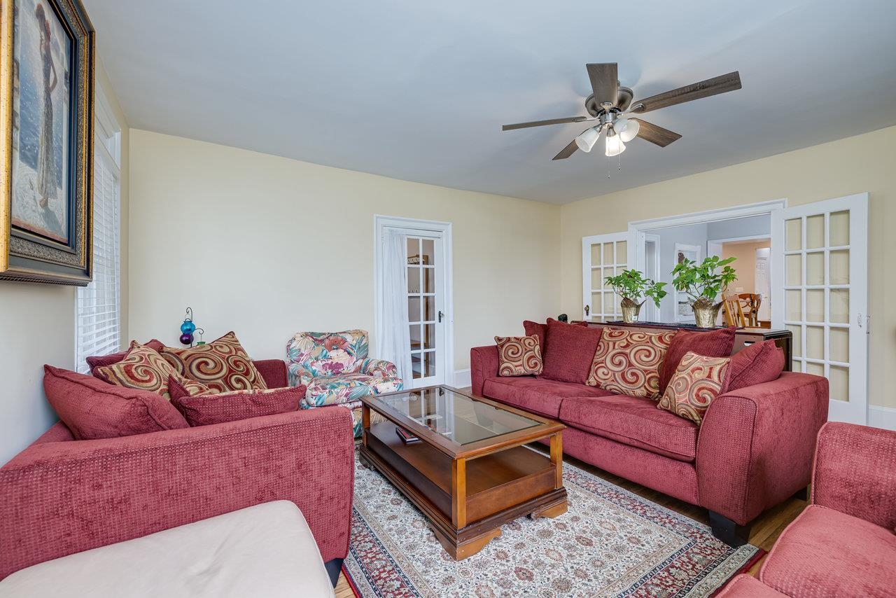 155 Main Street Dayton, VA 22821 - Photo 24 of 75 a living room with furniture