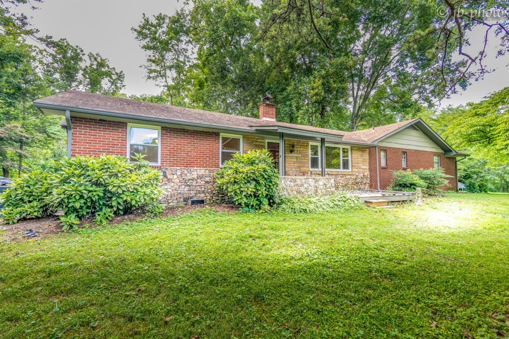 309 Old Emory Road Clinton, TN 37716 - Photo 3 of 21 DSC_4172
